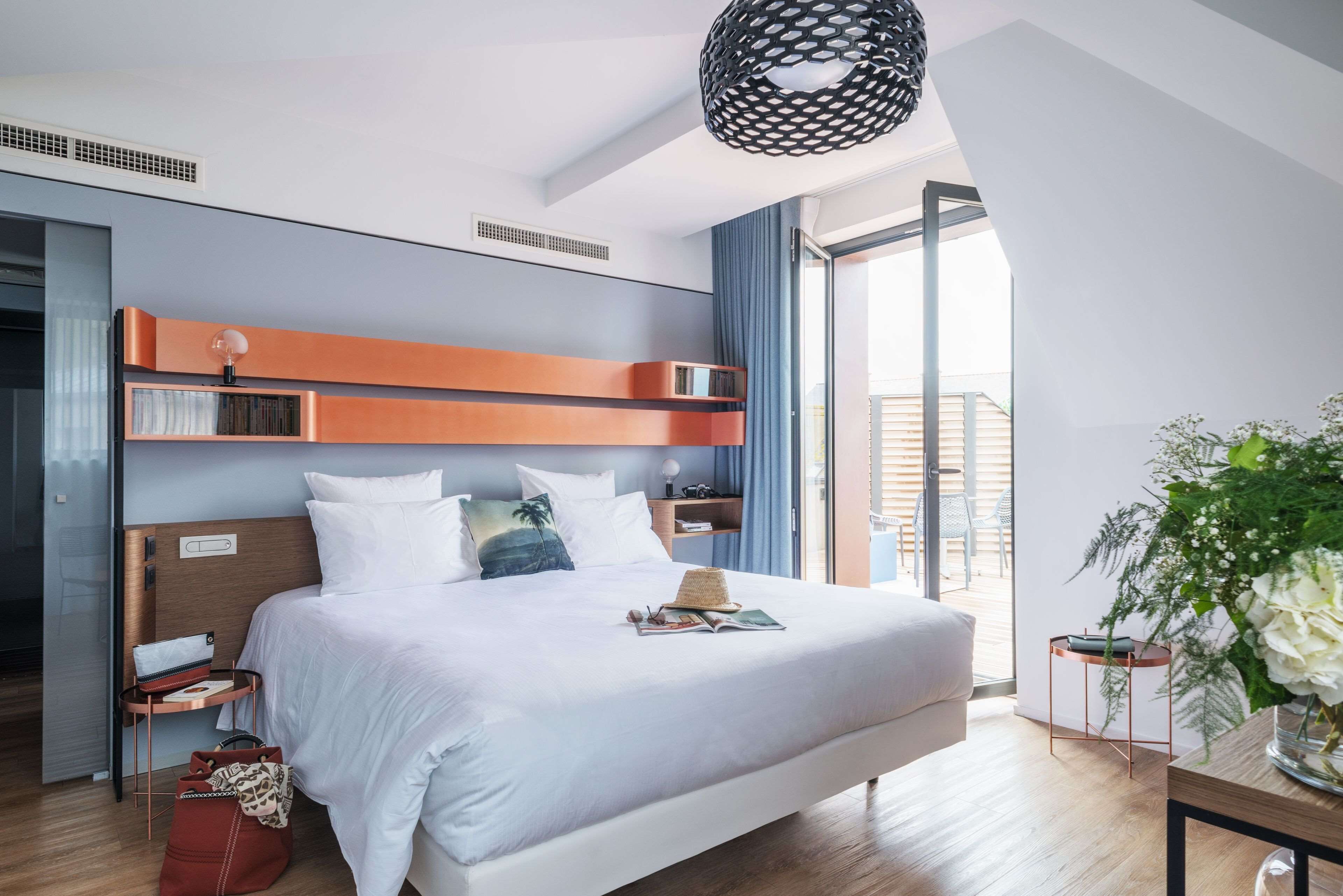 Habitación familiar, 1 cama King size y sofá cama | Ropa de cama de alta calidad y camas Select Comfort 