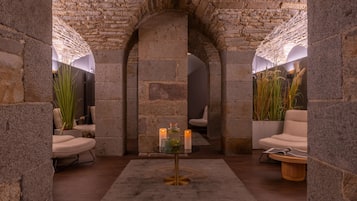Couples treatment room(s), sauna, massages