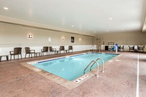 Indoor pool - Sleep Inn & Suites West Des Moines near Jordan Creek (West Des Moines)