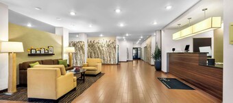 Sleep Inn & Suites West-Near Medical Center