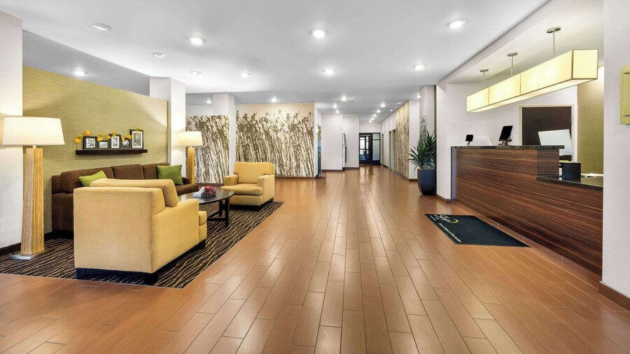 Sleep Inn & Suites West-Near Medical Center