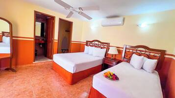 Camera doppia | Una scrivania, Wi-Fi gratuito, lenzuola