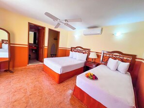 Double Room | Desk, free WiFi, bed sheets