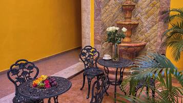 32-inch flat-screen TV with cable channels, TV