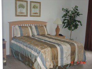 Family House, 3 Bedrooms | Iron/ironing board, free WiFi - Orlando Vacation Homes (Davenport)