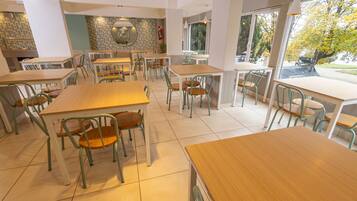 Tägliches inbegriffenes Frühstücksbuffet