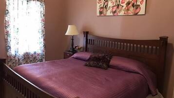 1 bedroom, premium bedding, in-room safe, desk