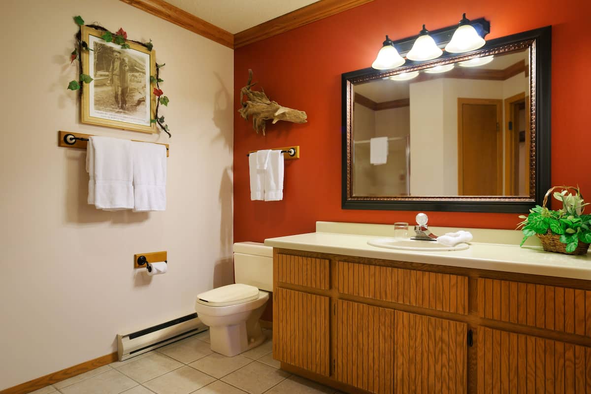 standard condo, 2 bedrooms | bathroom sink