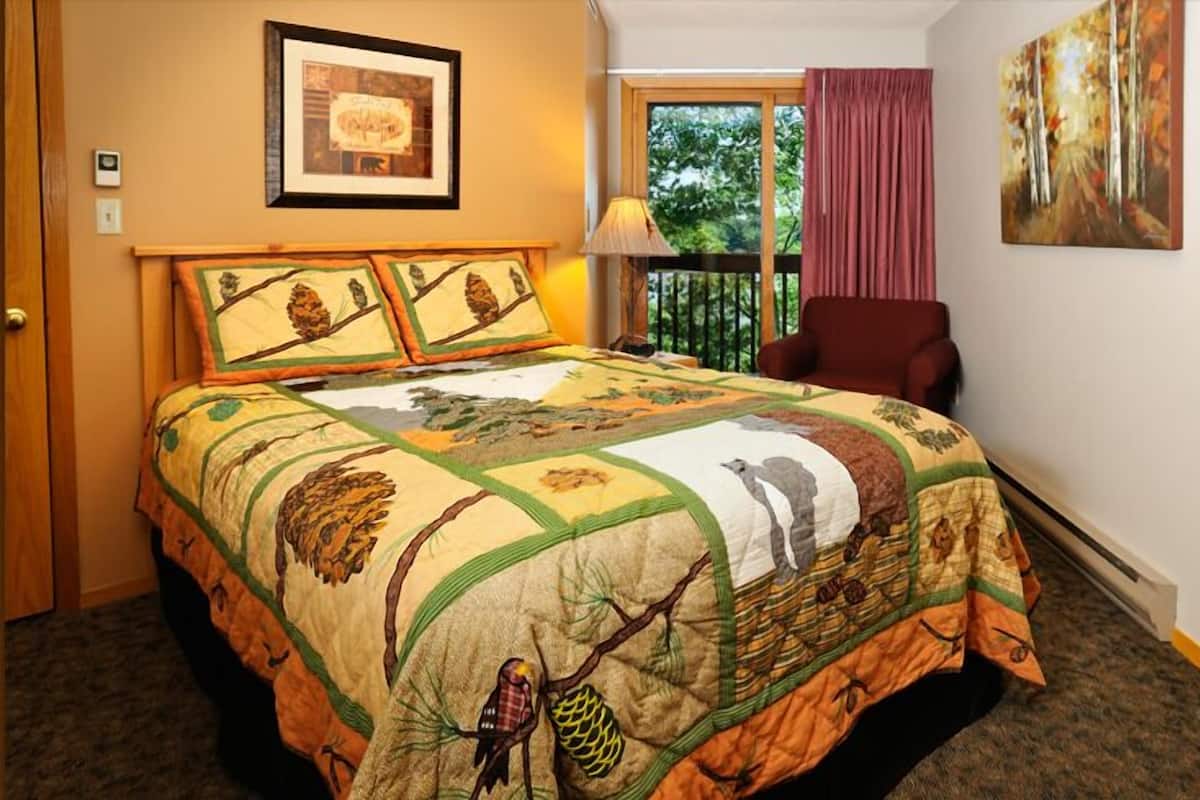 Standard Condo, 2 Bedrooms | 1 bedroom, individually decorated, individually furnished