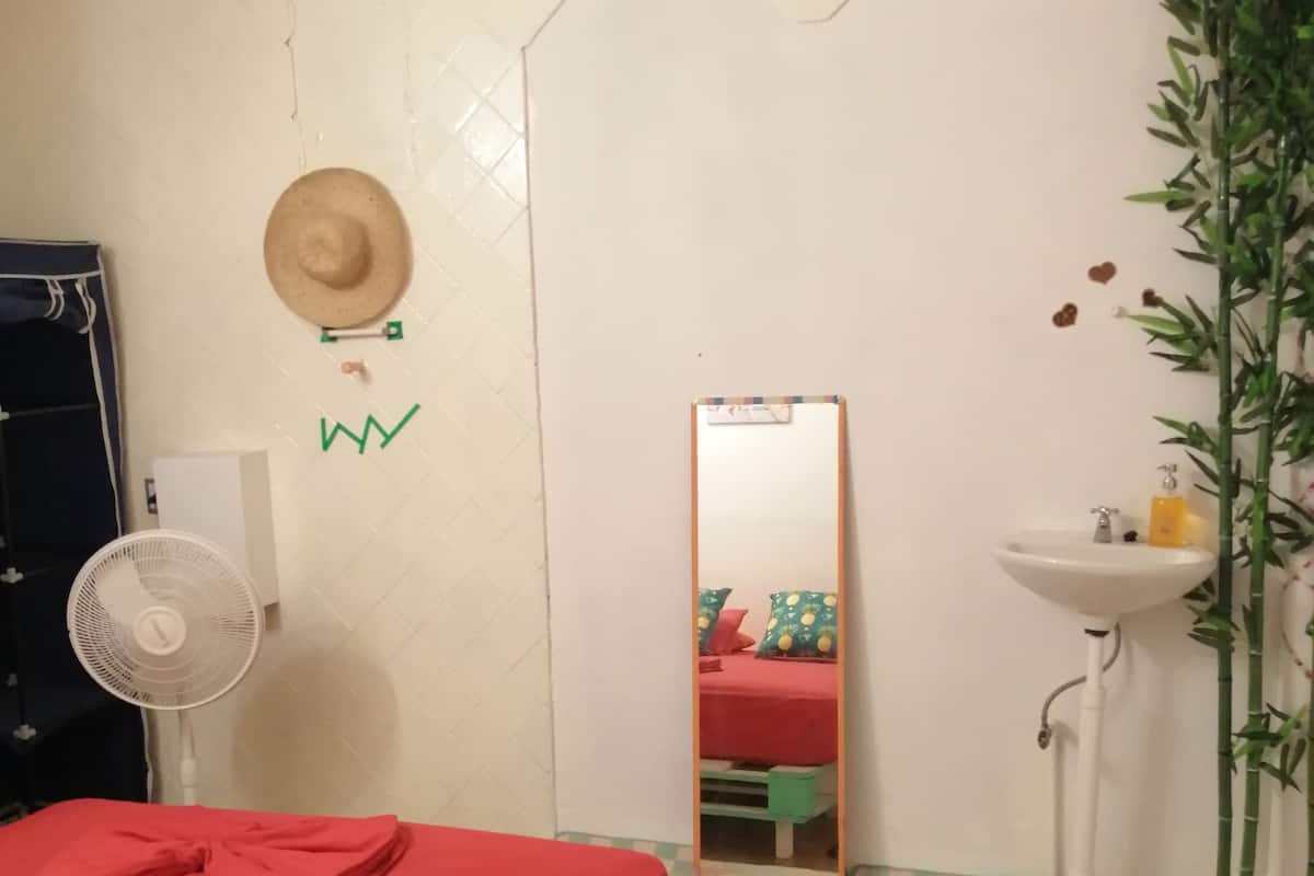 Basic Tek Büyük Yataklı Oda