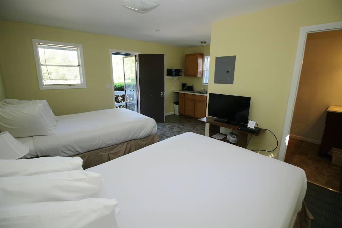Efficiency Room with Kitchenette | 高級寢具、特厚豪華床墊、免費 Wi-Fi、床單