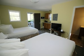Room - Bird's Nest Resort (Put-in-Bay)