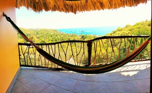 Quarto triplo básico (Basic Triple Room 4) | 1 quarto, roupas de cama premium, ferros/tábuas de passar roupa