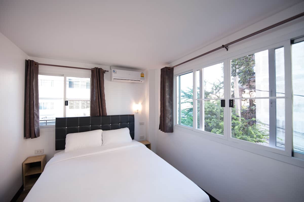 standard double room, private bathroom | free wifi, bed sheets