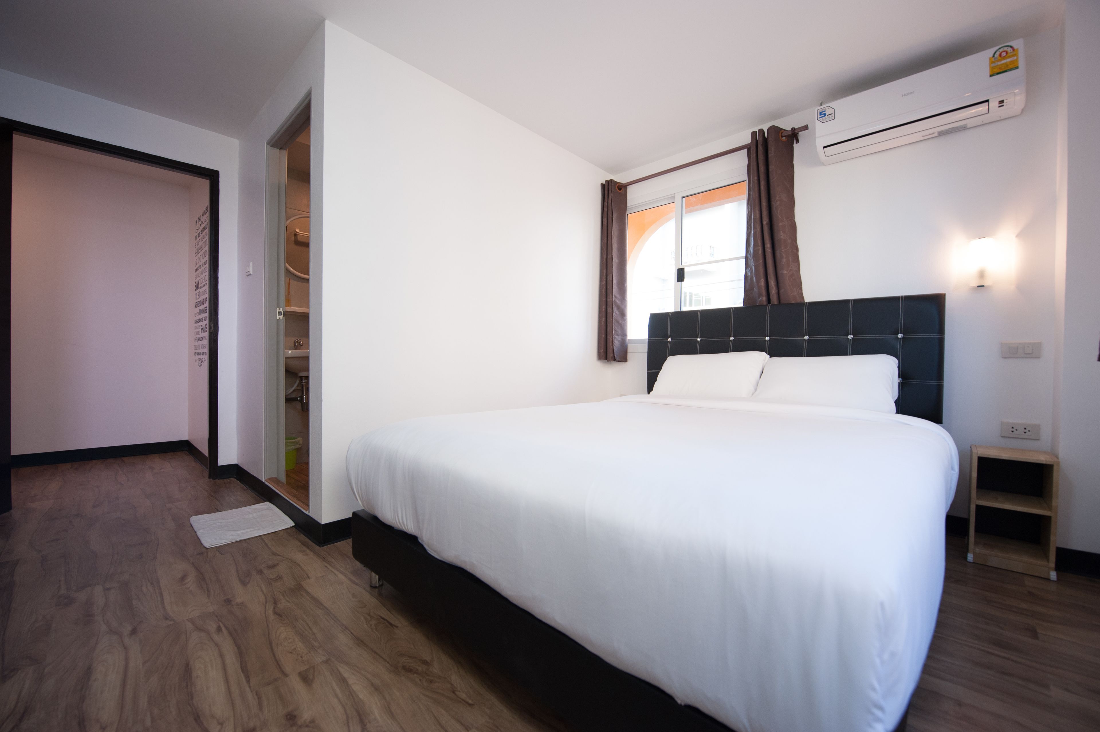 standard double room, private bathroom | free wifi, bed sheets