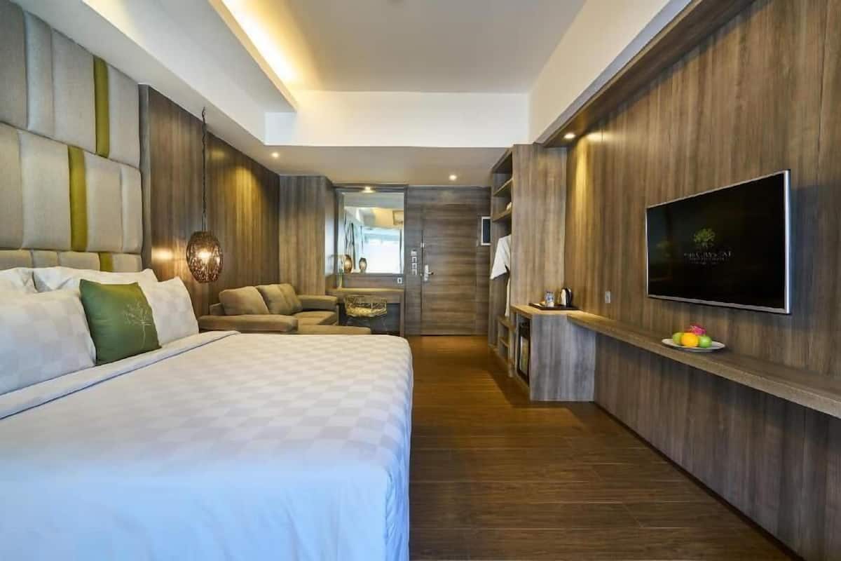 Zimmersafe, Schreibtisch, Verdunkelungsvorhänge, schallisolierte Zimmer