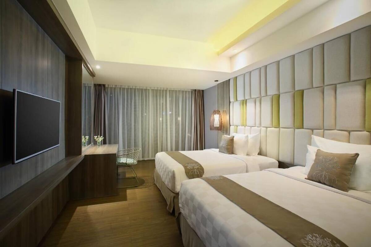 In-room safe, desk, blackout curtains, soundproofing