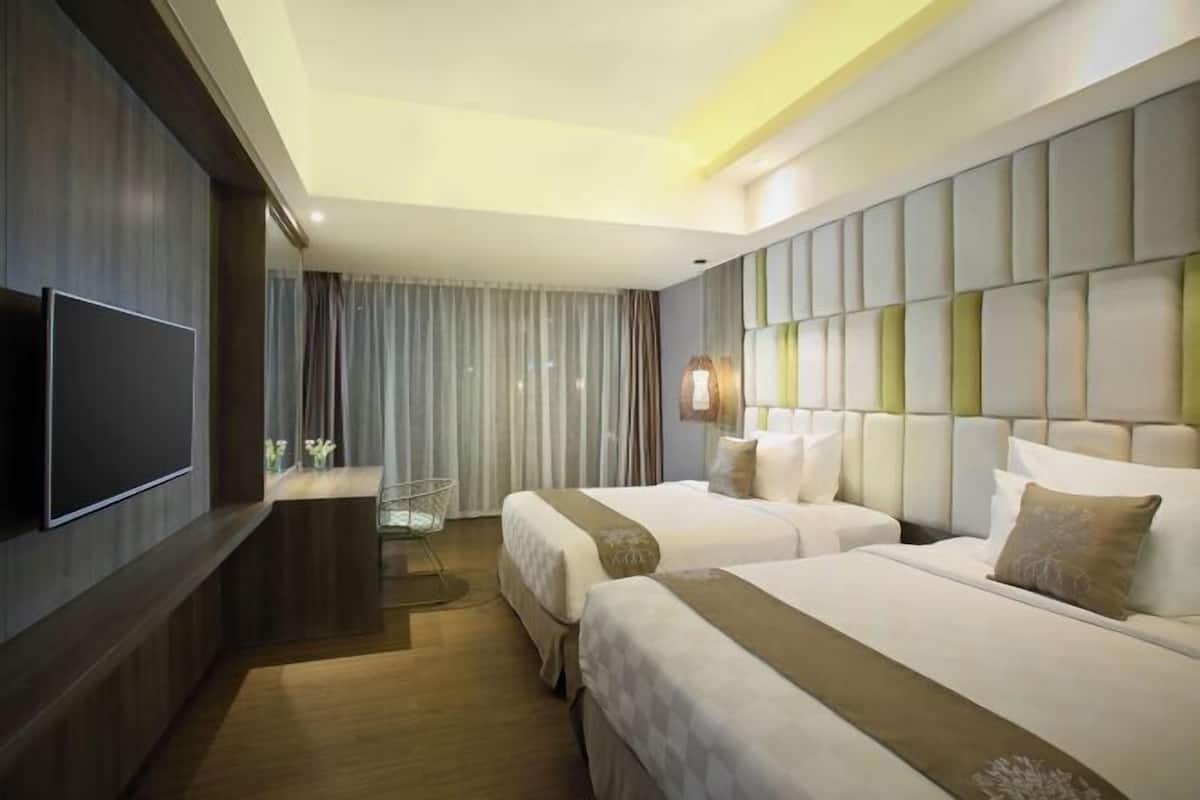 In-room safe, desk, blackout curtains, soundproofing