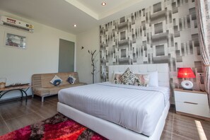 Garden Cottage  | Minibar, individually decorated, individually furnished