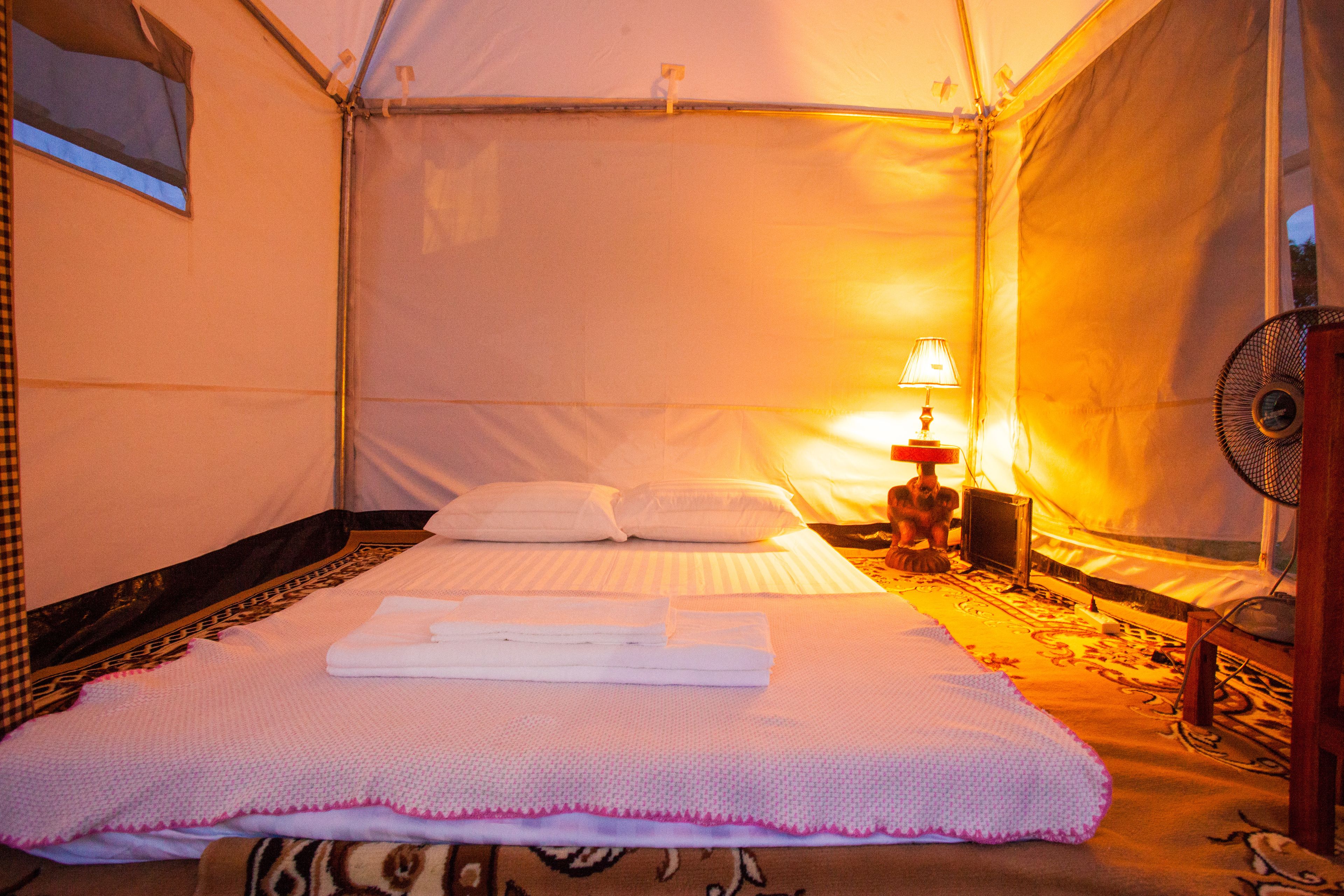 private tent - shared bathroom | room amenity