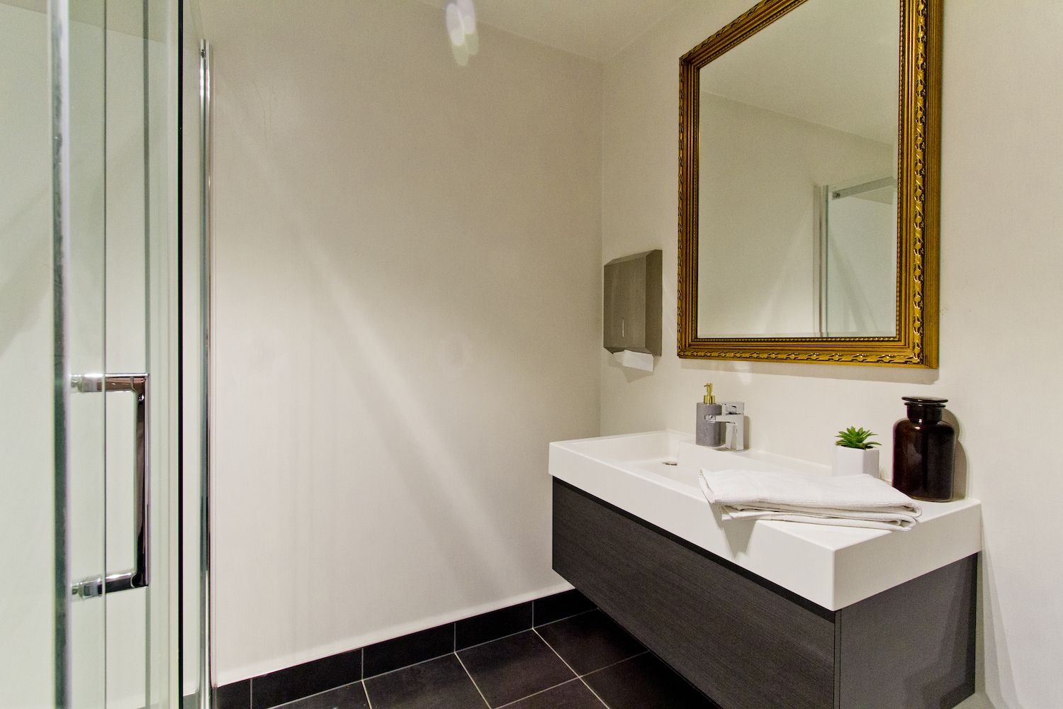 double room, shared bathroom | bathroom amenities | shower, free toiletries, towels