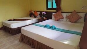 Family Triple Room - Lanta L.D. Beach Bungalows (Ko Lanta)