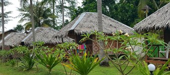 Lanta L.D. Beach Bungalows