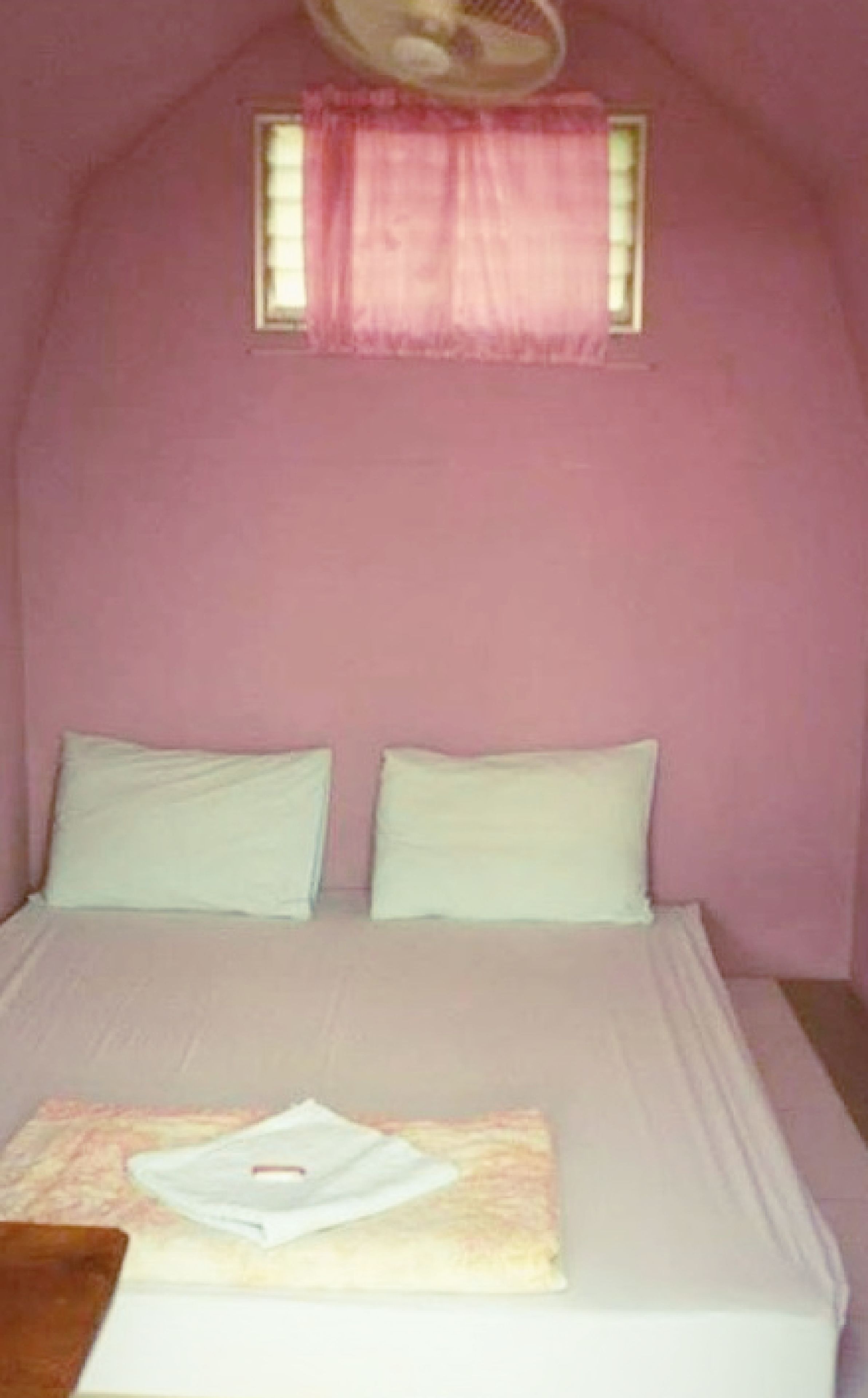 basic double room, shared bathroom (fan) | desk, rollaway beds, free wifi