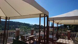 Breakfast, lunch, dinner served; Thai cuisine 