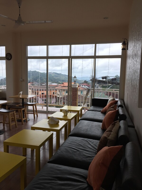 Coffee shop - Shin Sane Guesthouse (Mae Fa Luang)