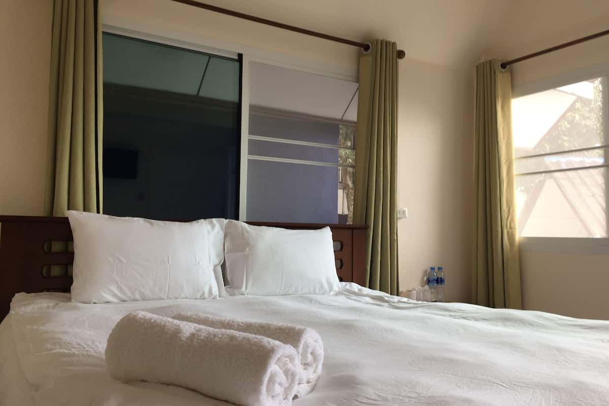 rollaway beds, free wifi, bed sheets