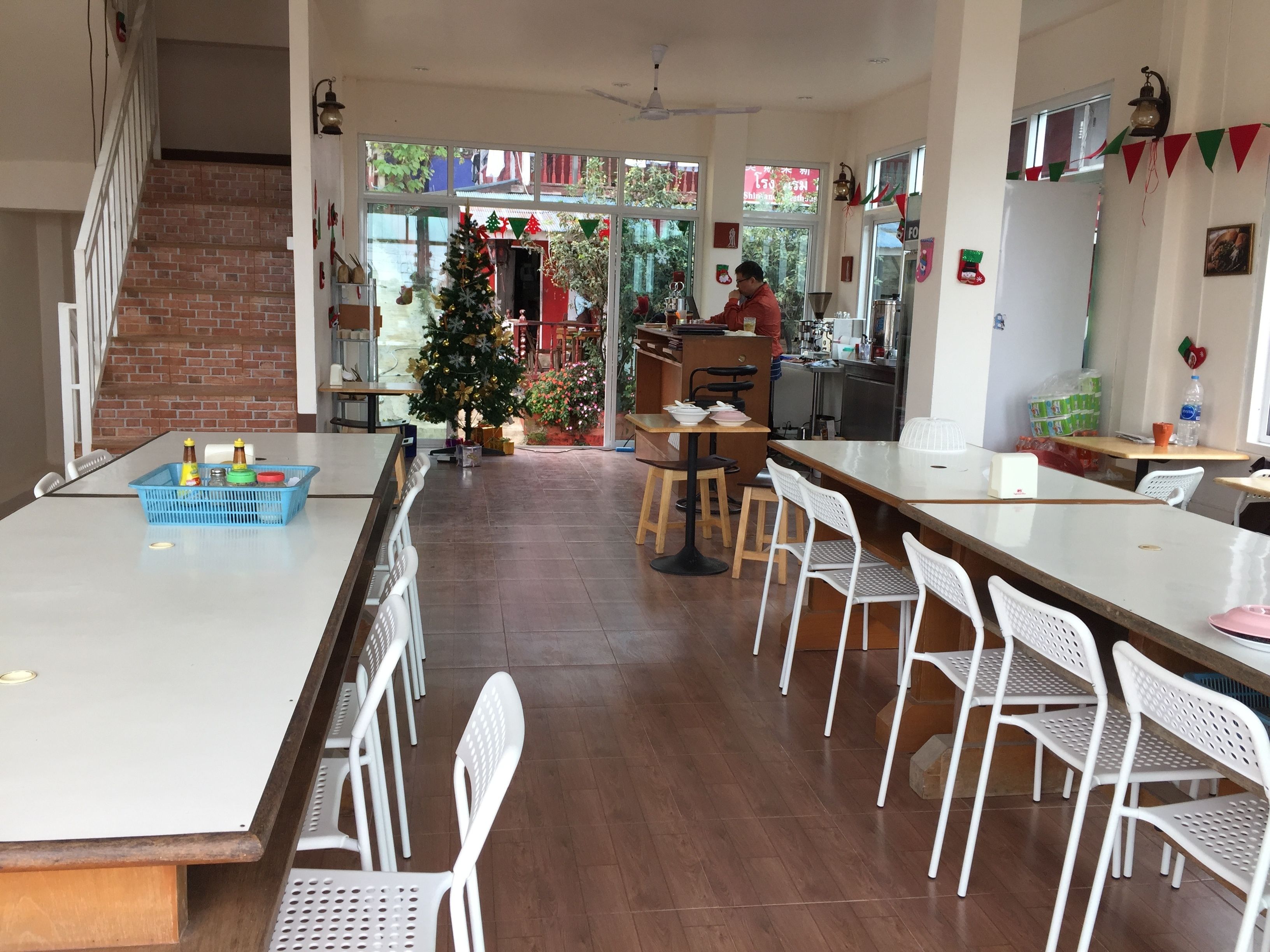 daily cooked-to-order breakfast for a fee