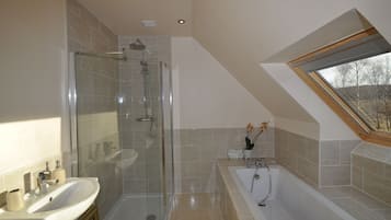 Apartment, 2 Bedrooms | Bathroom