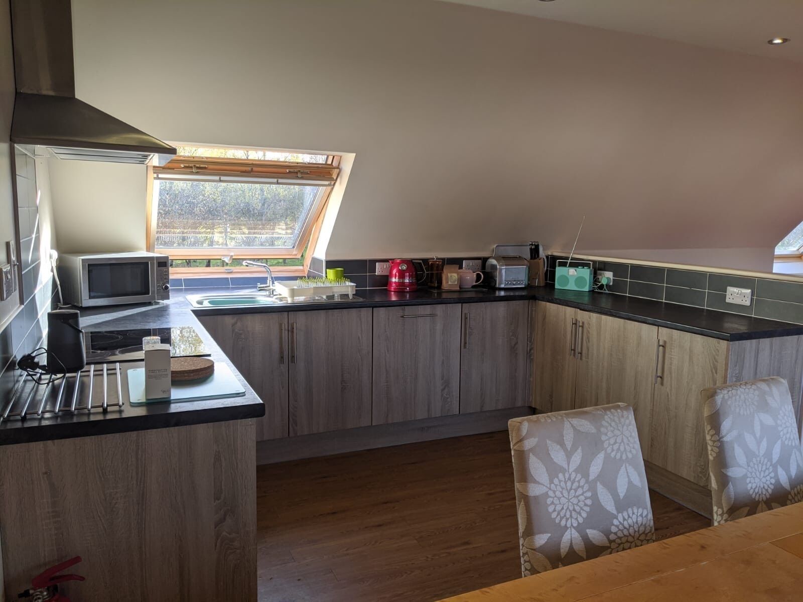 Apartment, 2 Schlafzimmer | 2 Schlafzimmer, schallisolierte Zimmer, Bügeleisen/Bügelbrett