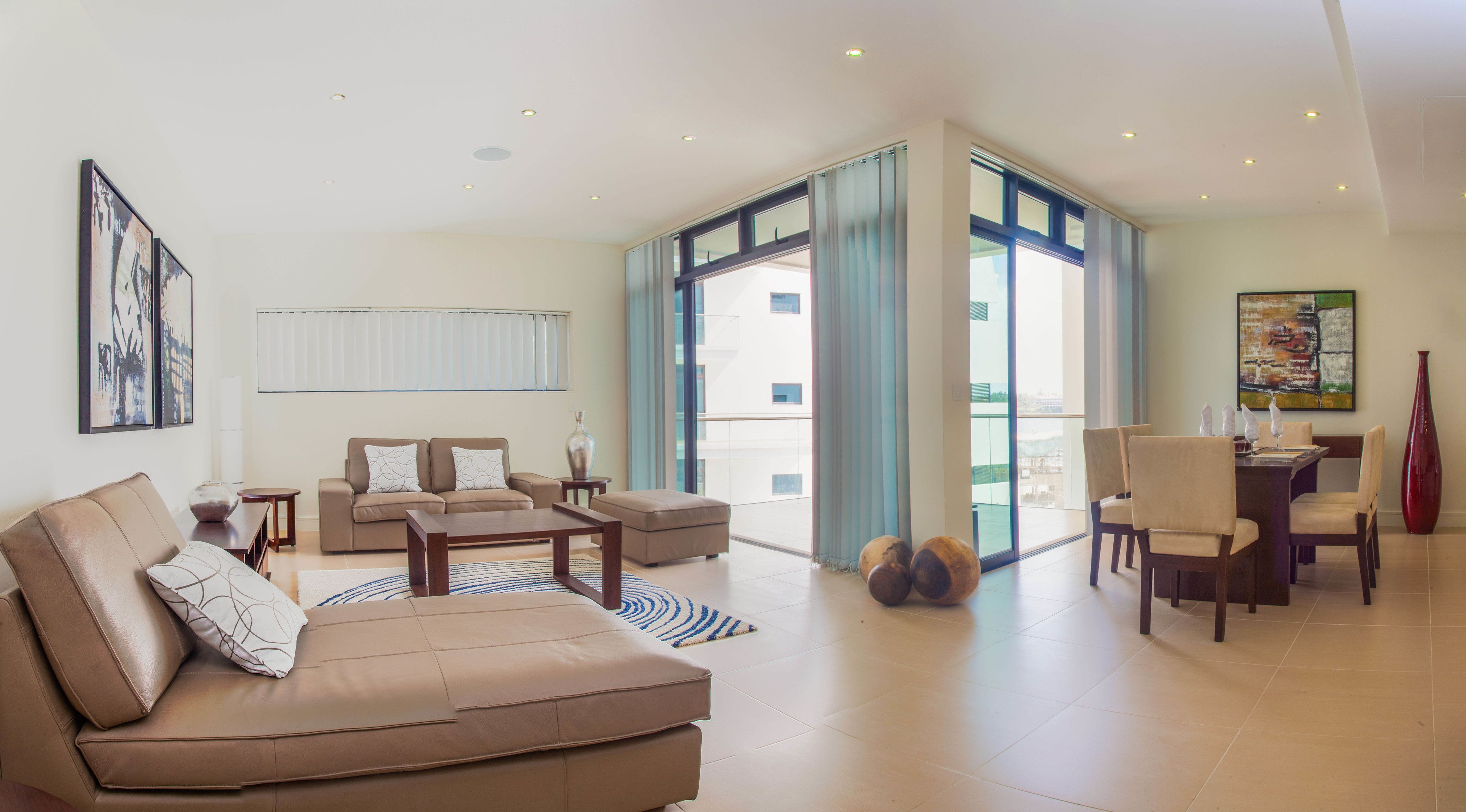 Luksus-suite | Pengeskab på værelset, skrivebord, arbejdsområde til bærbare computere