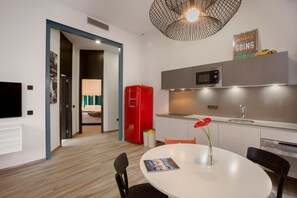 Family Suite, 2 Bedrooms, 2 Bathrooms (Suite Doble) | Private kitchen | Fridge, microwave, stovetop, dishwasher - Gran Marina Suites (Las Palmas de Gran Canaria)