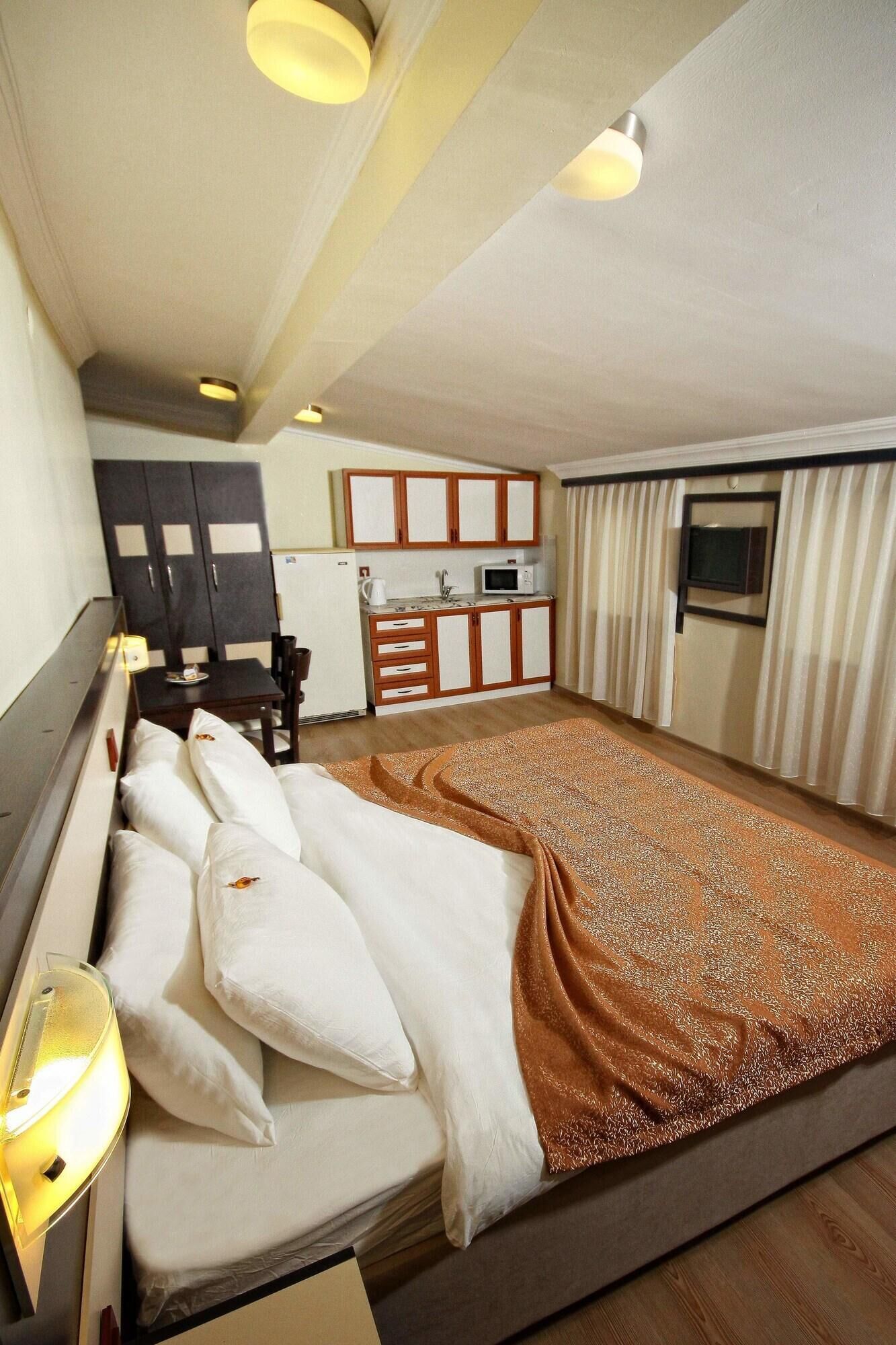 In-room safe, desk, iron/ironing board (on request), cribs (free)