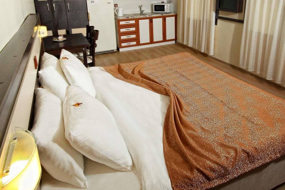 In-room safe, desk, iron/ironing board (on request), cribs (free)
