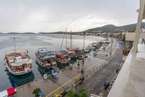 City view from property - Hotel Karacam (Foça)