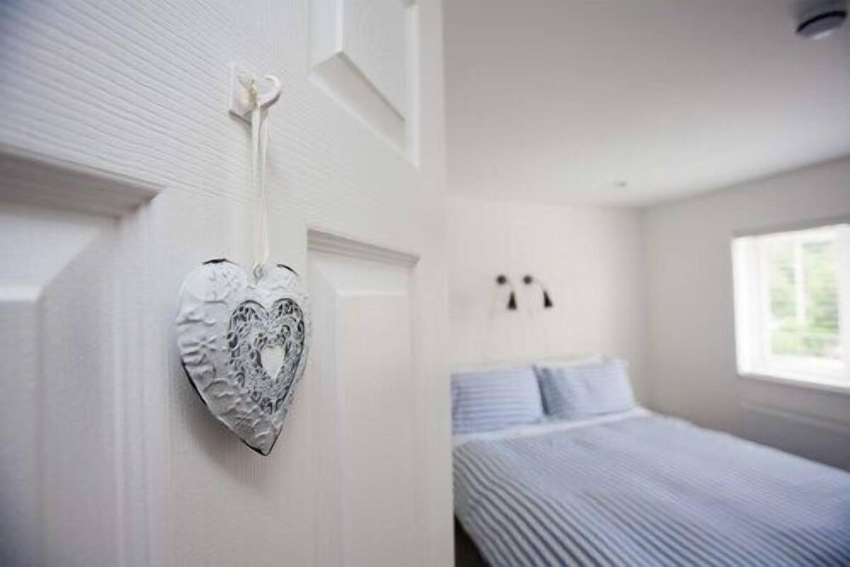 Chambre Double (White Heart)