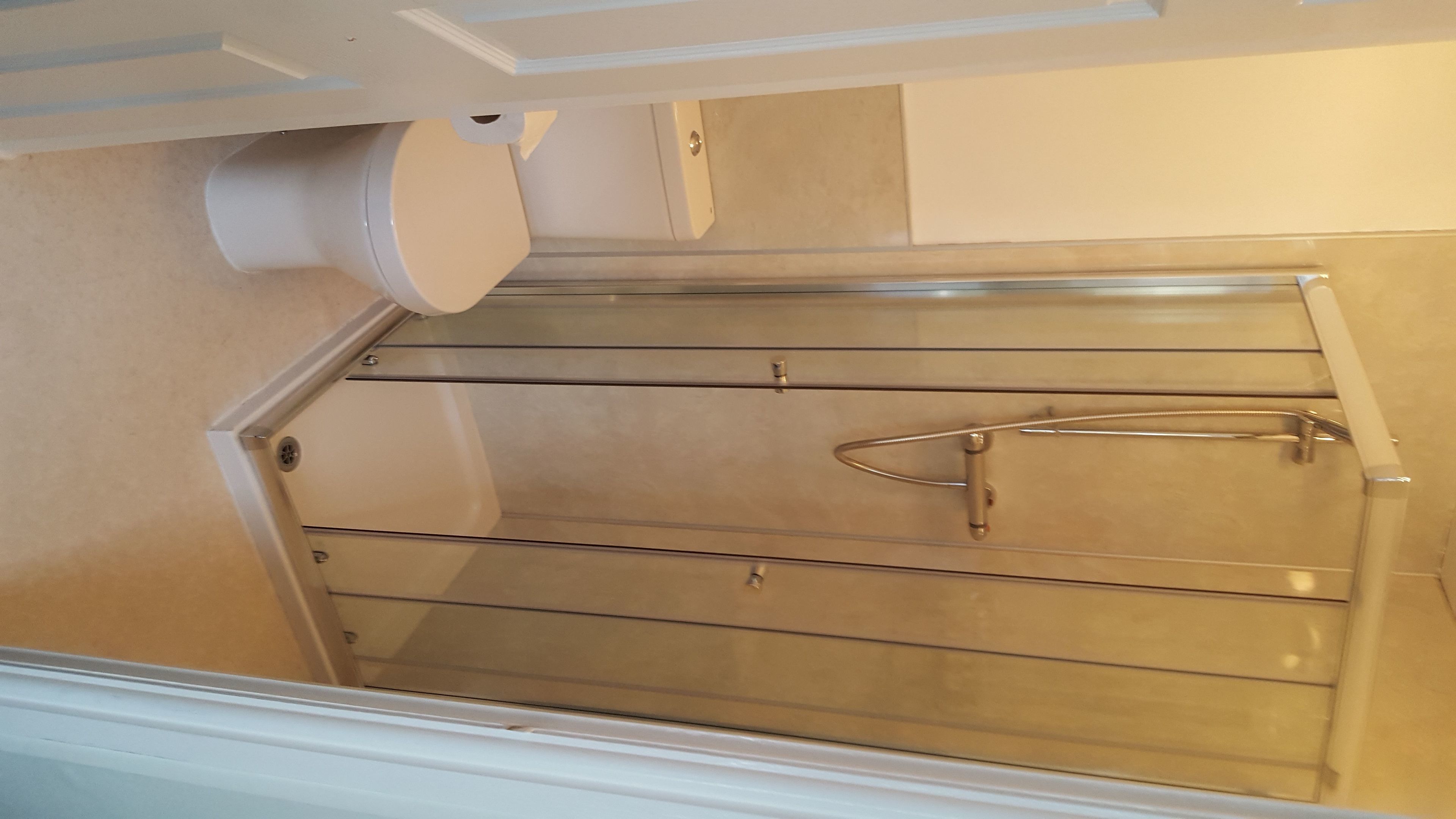 basic single room | bathroom | shower, free toiletries, hair dryer, towels