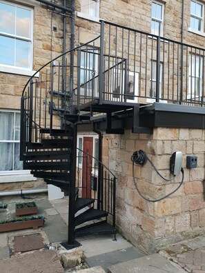 شرفة على السطح