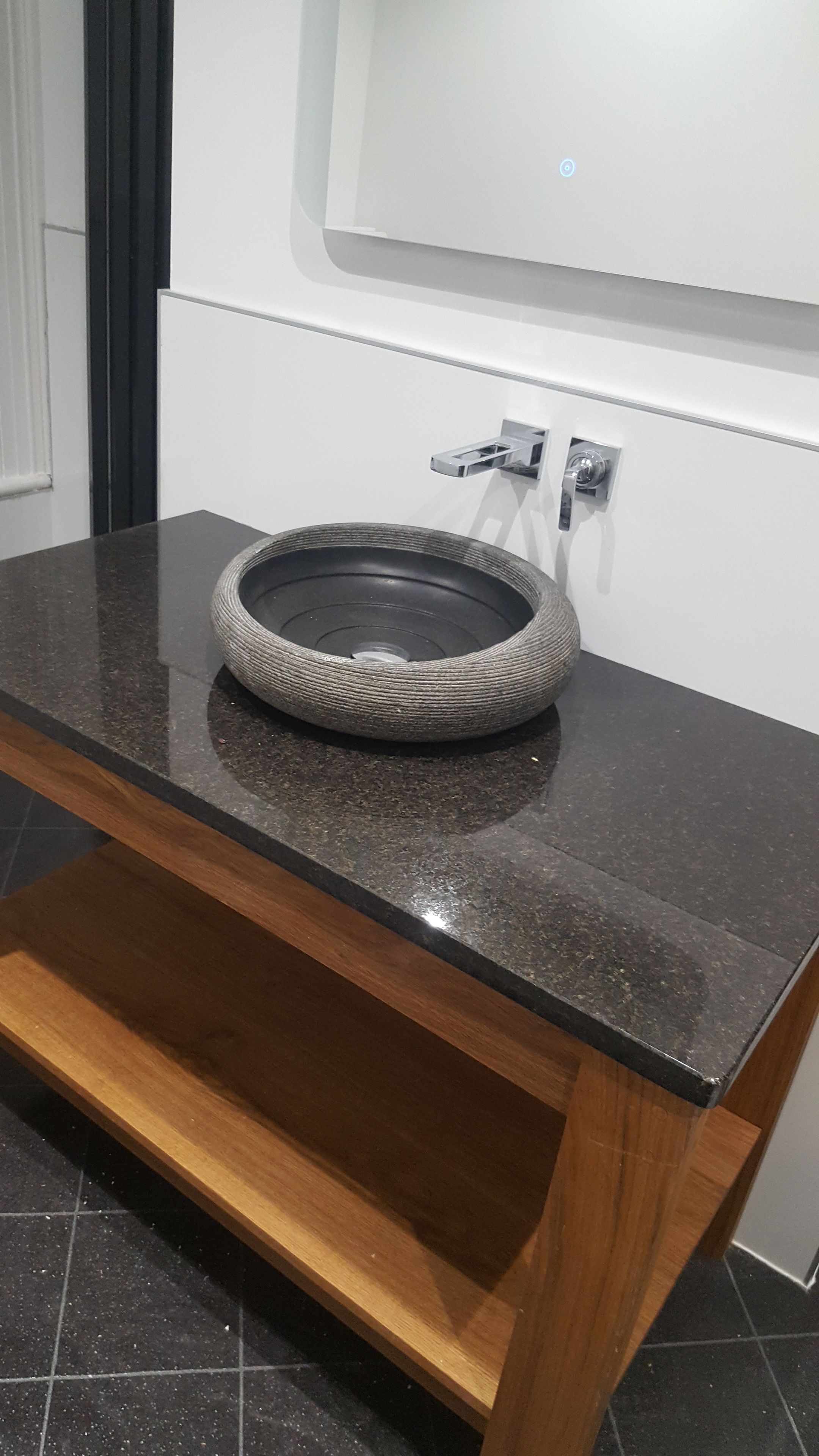 Suite Deluxe, 1 habitación | Baño | Regadera, amenidades de baño gratuitas, secadora de cabello, toallas 