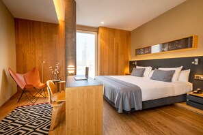 Ropa de cama de alta calidad y minibar 