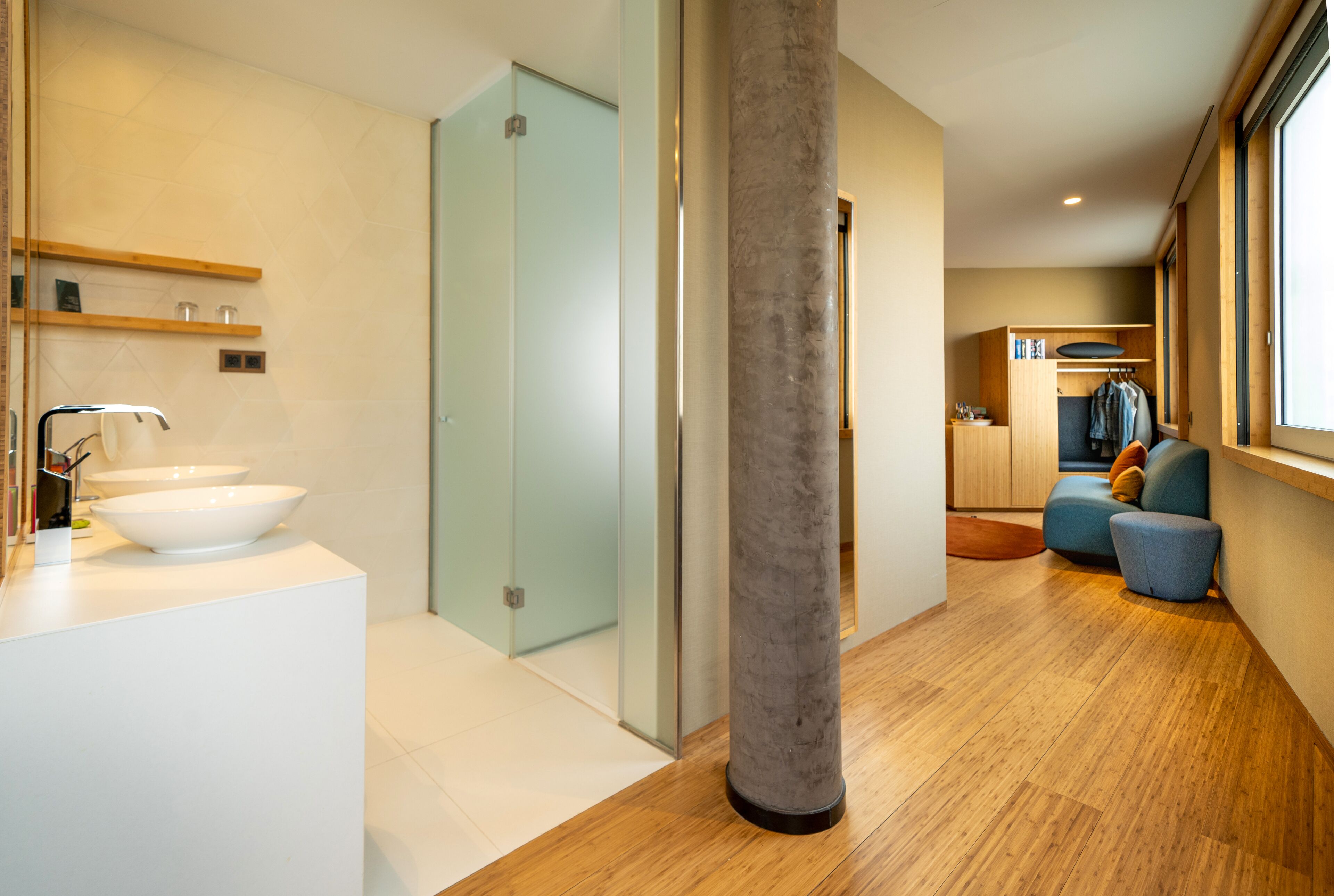 suite, 1 king bed | bathroom | shower, eco-friendly toiletries, hair dryer, bathrobes