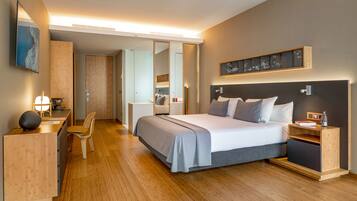 Loft | Luxe beddengoed, een minibar, een kluis op de kamer, een bureau