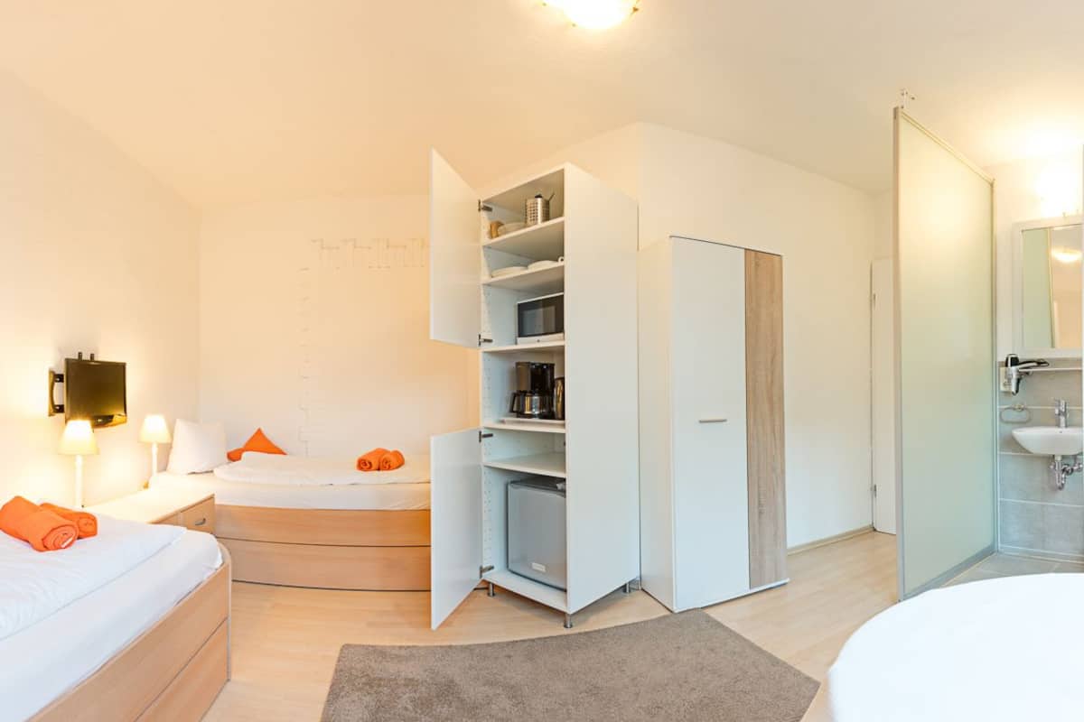 Double Room, Ensuite Shower, Shared WC | Lits bébé (en supplément), Wi-Fi gratuit