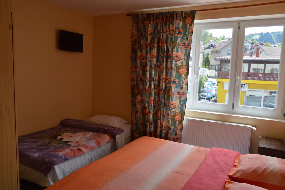 Triple Room | 2 bedrooms, blackout drapes, soundproofing, cribs (free)