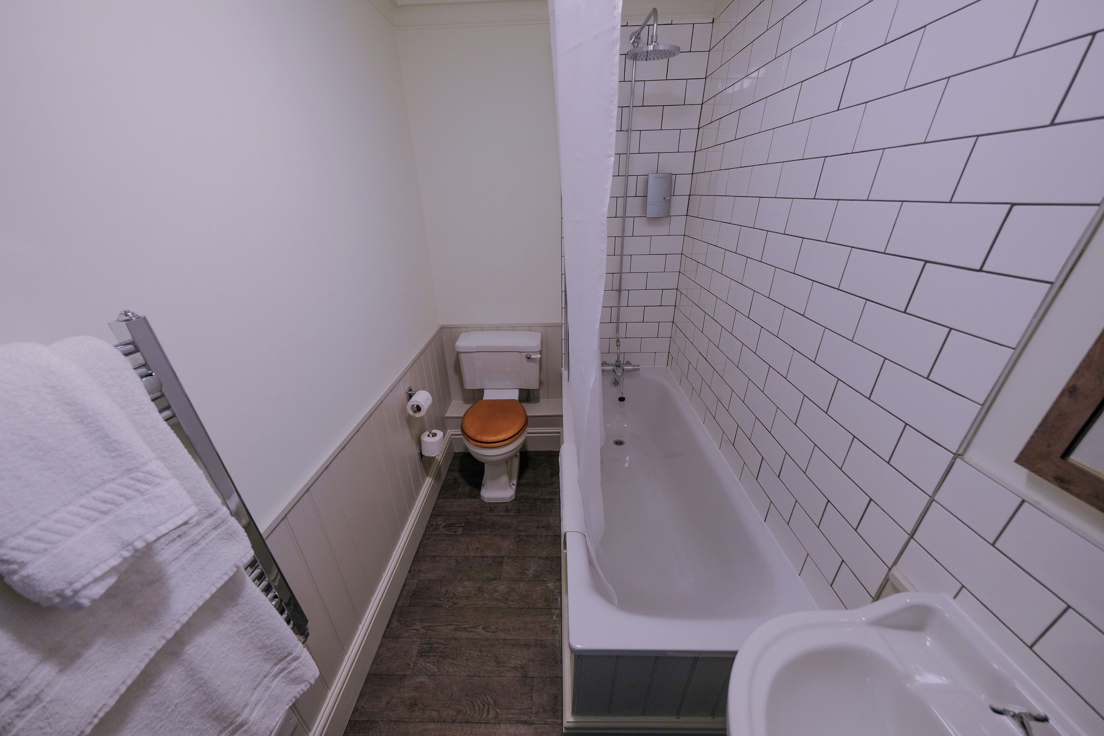 Chambre Familiale | Salle de bain | Ensemble douche/baignoire, articles de toilette gratuits, sèche-cheveux