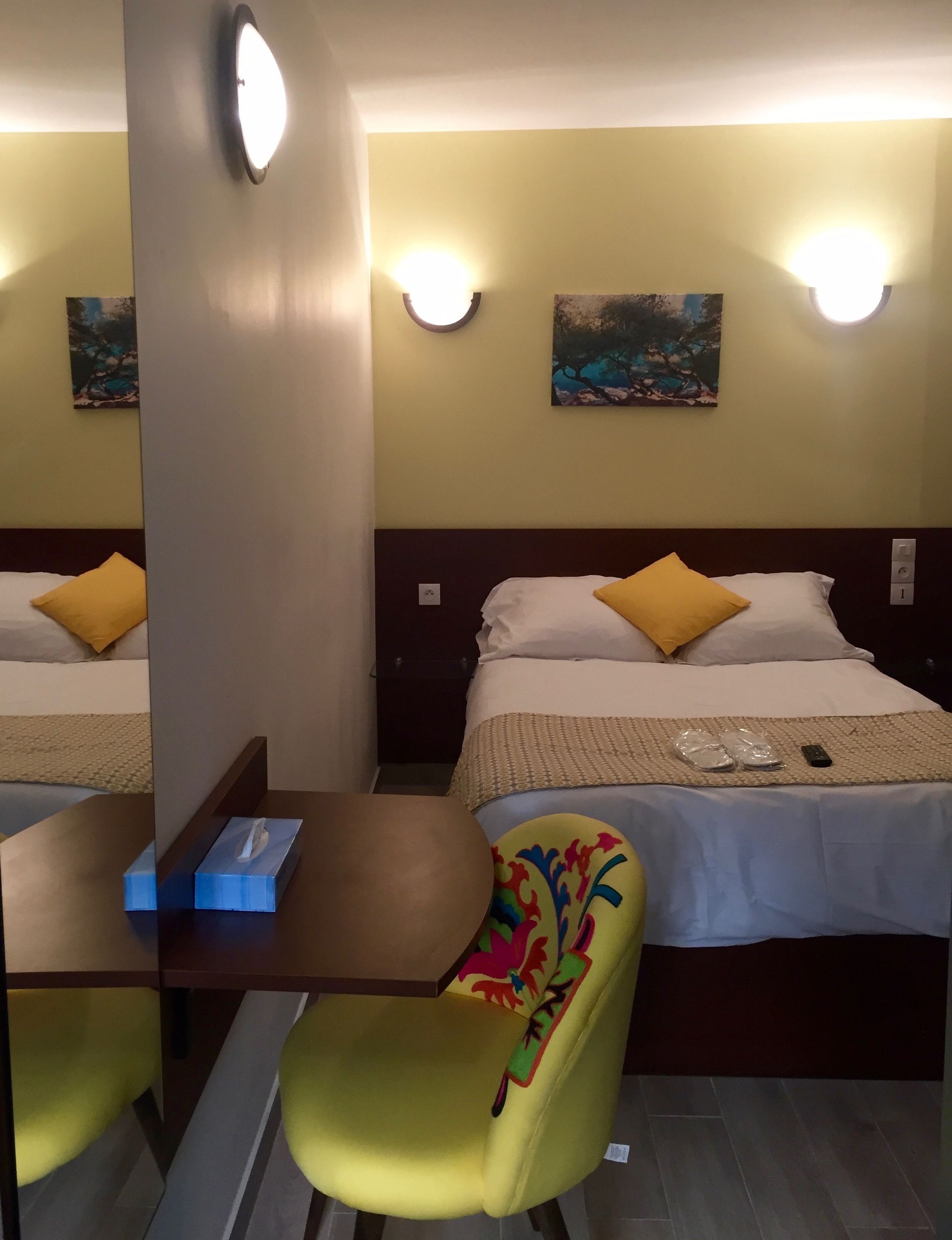 soundproofing, cots/infant beds, free wifi, bed sheets